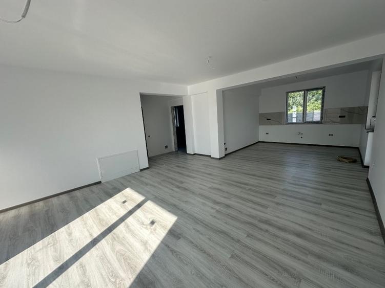 Casă individuală cu 3 camere cu Canalizare în Joița