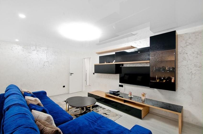 Apartament cu 3 camere decomandat în Exterior Vest