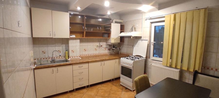 Apartament cu 2 camere semidecomandat în Central — fotografia 1