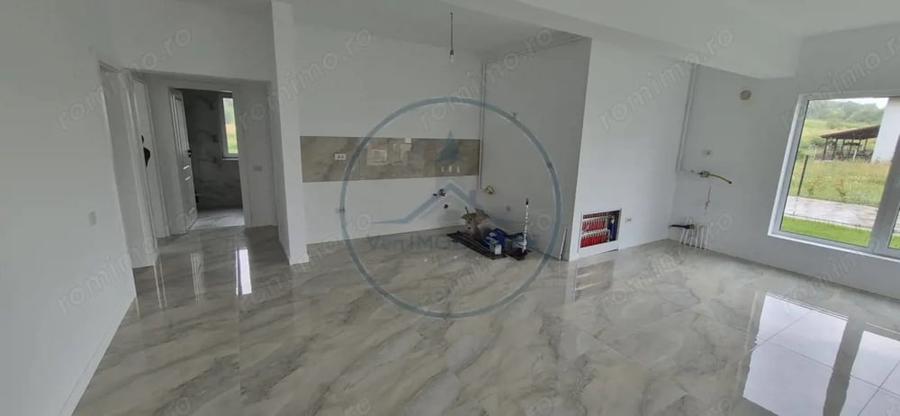 Casă cu 4 camere cu Teren 500 Mp în Central