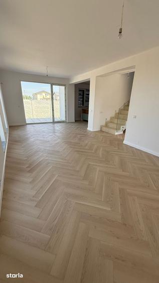 Casă cu 3 camere cu Teren 321 Mp în Vidra