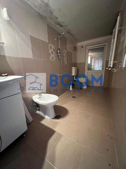 Casă individuală cu 7 camere cu Canalizare în Păușești-Măglași