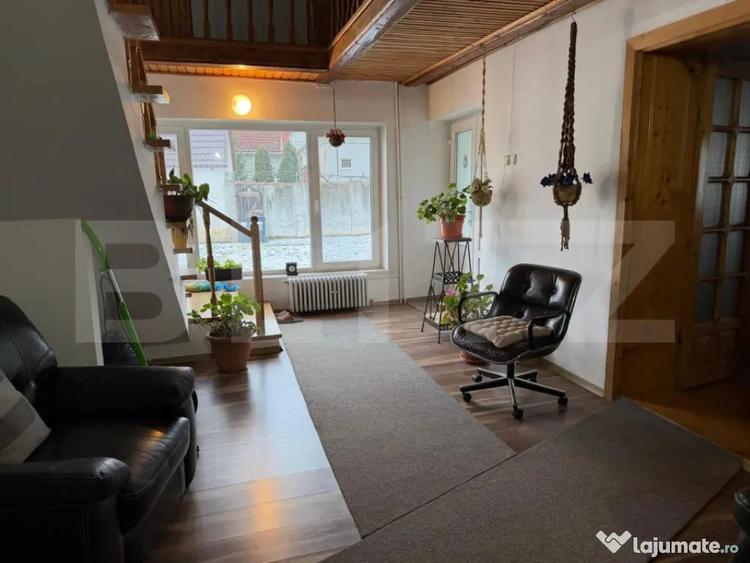 Casă cu 5 camere cu Teren 21111 Mp în Central