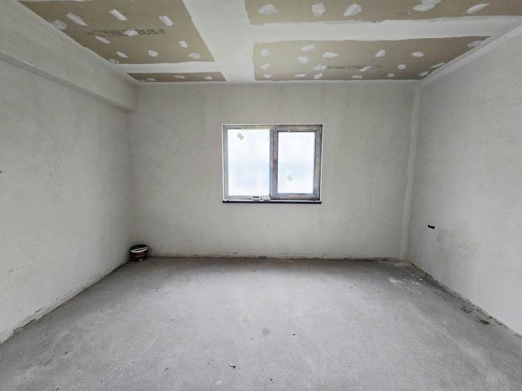 Casă cu 3 camere cu Teren 250 Mp în Tunari