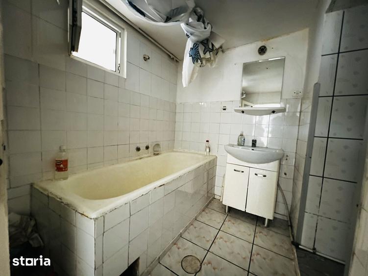 Casă cu 4 camere cu Teren 235 Mp în Plopi