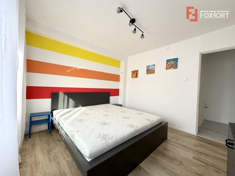 Apartament cu 3 camere decomandat, mobilat în Aradului