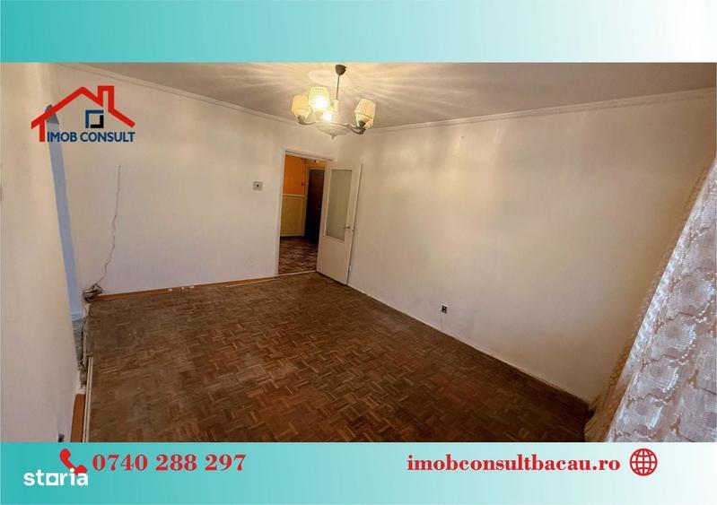 Apartament cu 3 camere semidecomandat în Banca Națională