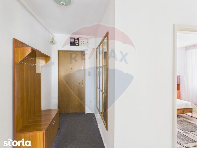 Apartament cu 3 camere, mobilat în Central