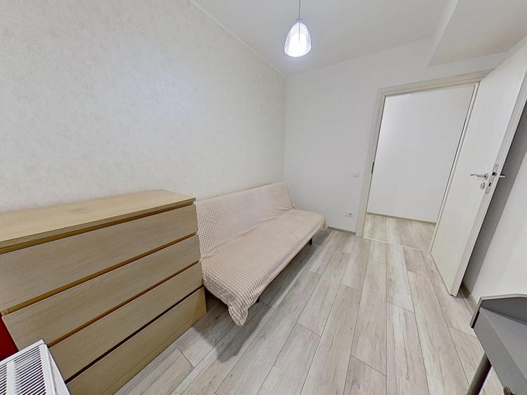 Apartament cu 3 camere semidecomandat în Dămăroaia
