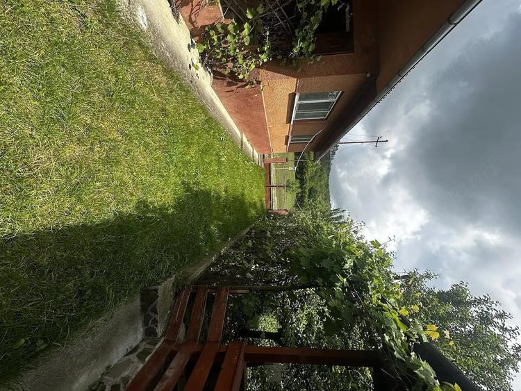 Casă cu 3 camere cu Teren 2200 Mp în Nireș