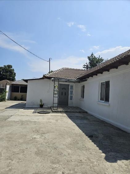 Casă individuală cu 4 camere cu Teren 400 Mp în Palas