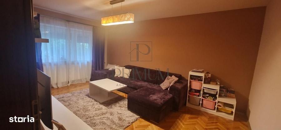 Apartament cu 4 camere decomandat în Aradului