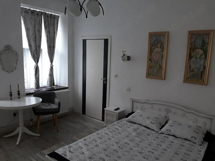 Garsonieră decomandată în Central