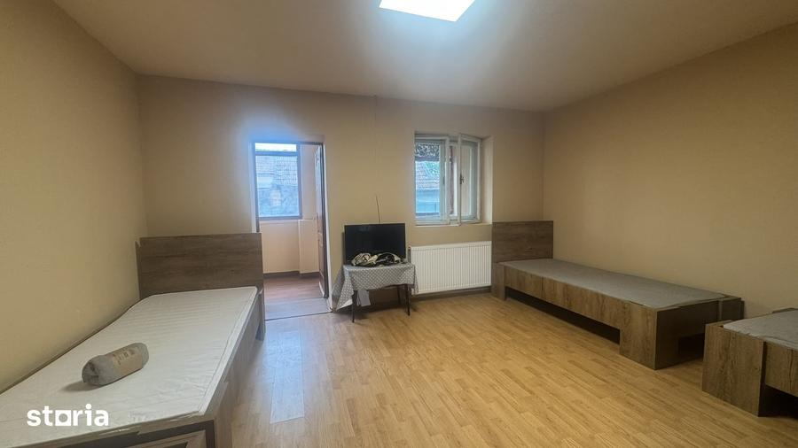 Casă cu 4 camere cu Teren 900 Mp în Micălaca