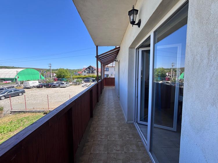 Apartament cu 3 camere decomandat în Exterior Vest