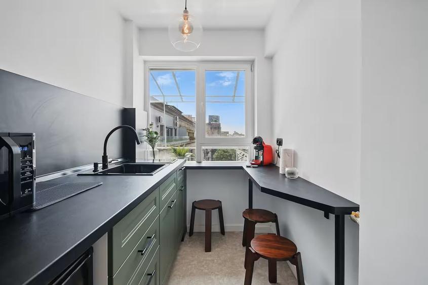 Apartament cu 3 camere decomandat în P-ța Romană