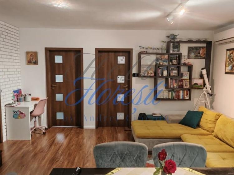 Apartament cu 3 camere semidecomandat, mobilat în Florești