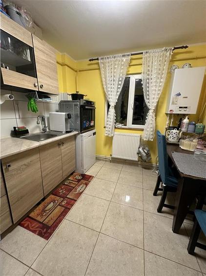 Apartament cu 2 camere decomandat în Nicolina
