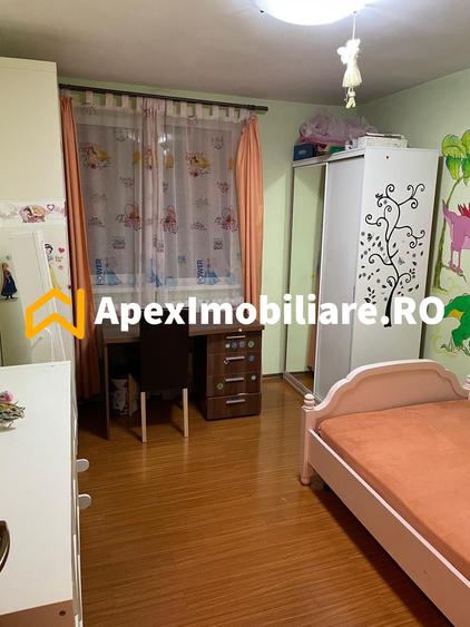 Apartament cu 3 camere semidecomandat, mobilat în Obor