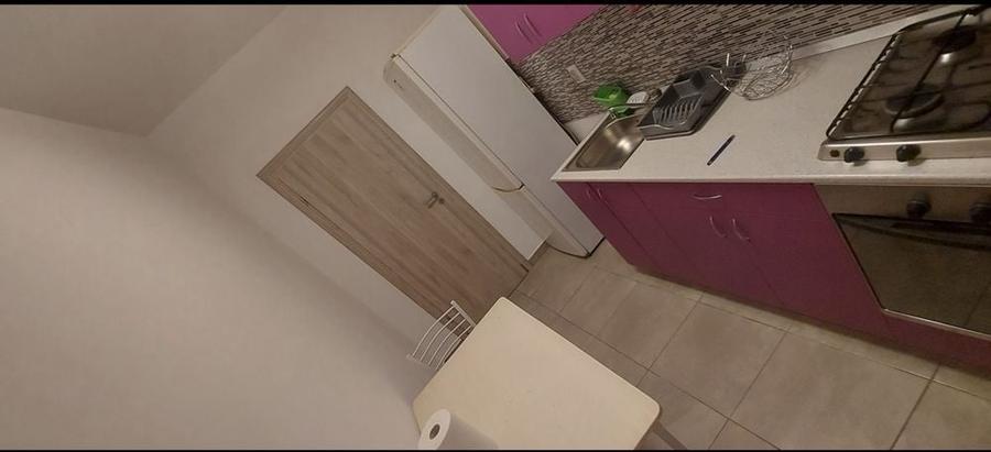 Garsonieră decomandată în Central