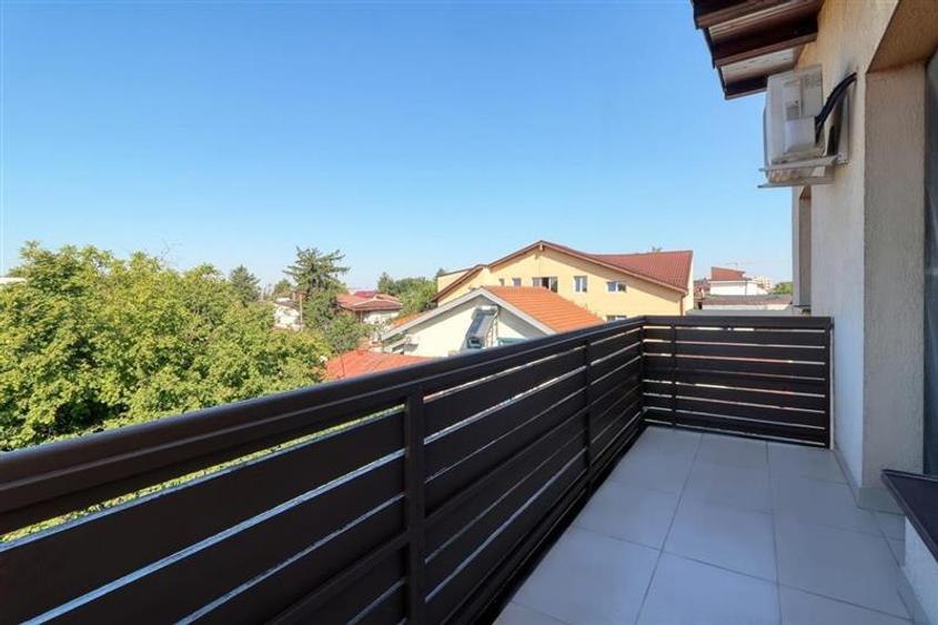 Apartament cu 4 camere decomandat în Bucureștii Noi