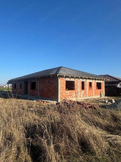 Casă cu 3 camere cu Teren 410 Mp în Șag