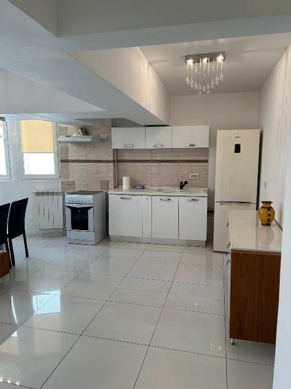 Apartament cu 2 camere semidecomandat, mobilat în Unirii