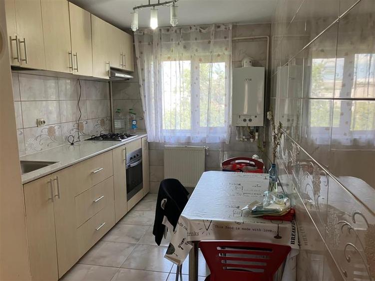 Apartament 3 camere  de vanzare  Podu Ros, - 5