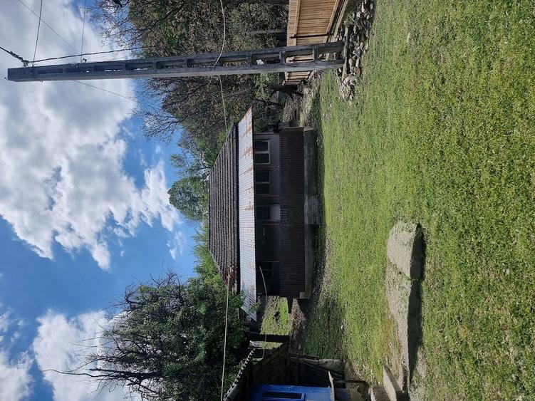 Casă cu 3 camere cu Teren 7000 Mp în Exterior Vest