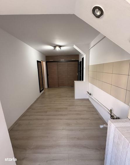 Apartament cu 2 camere decomandat în 1 Mai