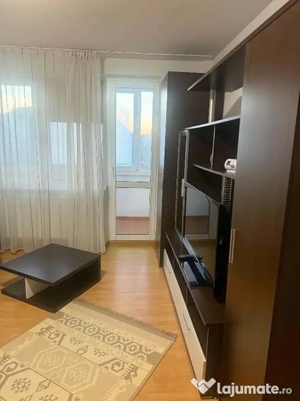 Apartament cu 2 camere semidecomandat în Astra