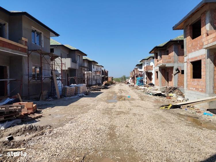Casă cu 4 camere cu Teren 310 Mp în Chiajna