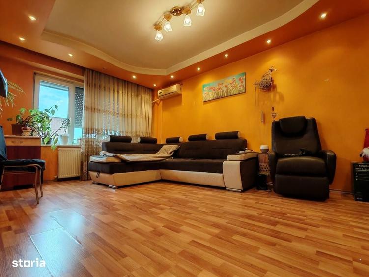 Apartament cu 4 camere decomandat în Rogerius