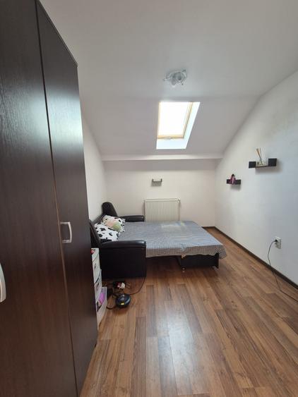 Apartament cu 3 camere decomandat în Spitalul Județean