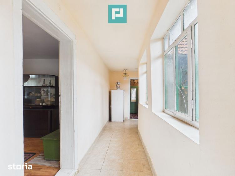 Casă cu 5 camere cu Teren 2837 Mp în Buteni