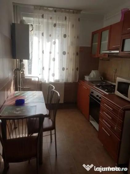 Apartament cu 2 camere decomandat în Gara de Nord
