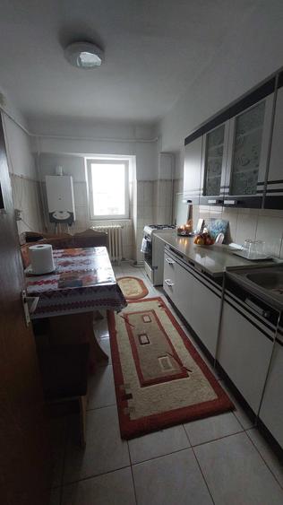 Apartament cu 4 camere decomandat în Dacia