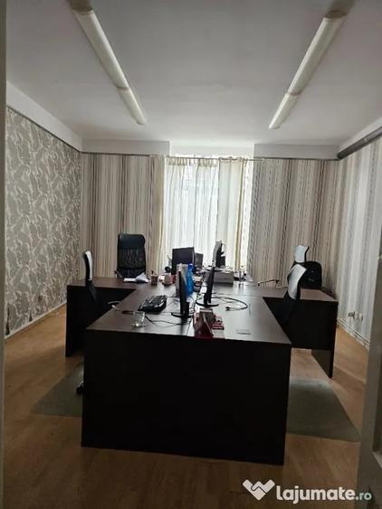 Casă cu 5 camere cu Teren 153 Mp în Podgoria
