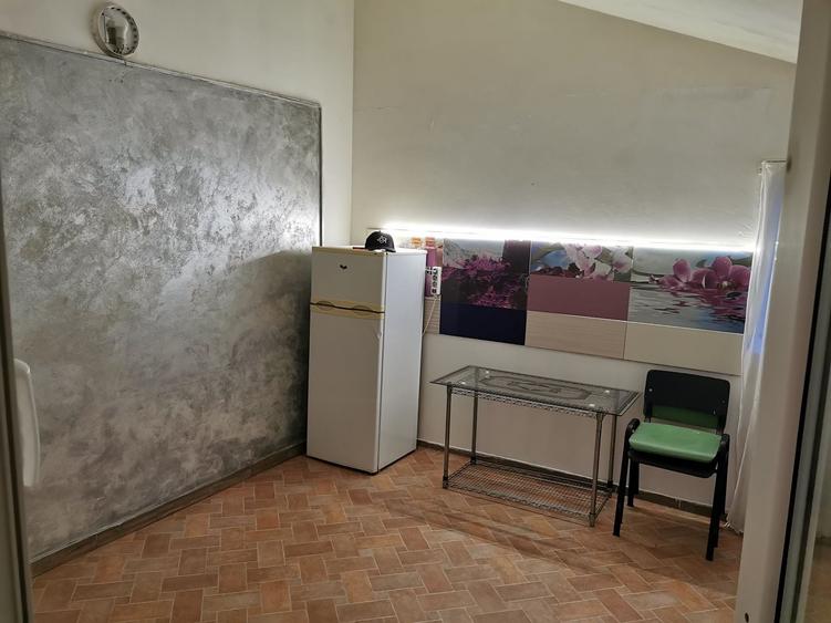 Casă cu 2 camere cu Teren 80 Mp în Mihai Bravu