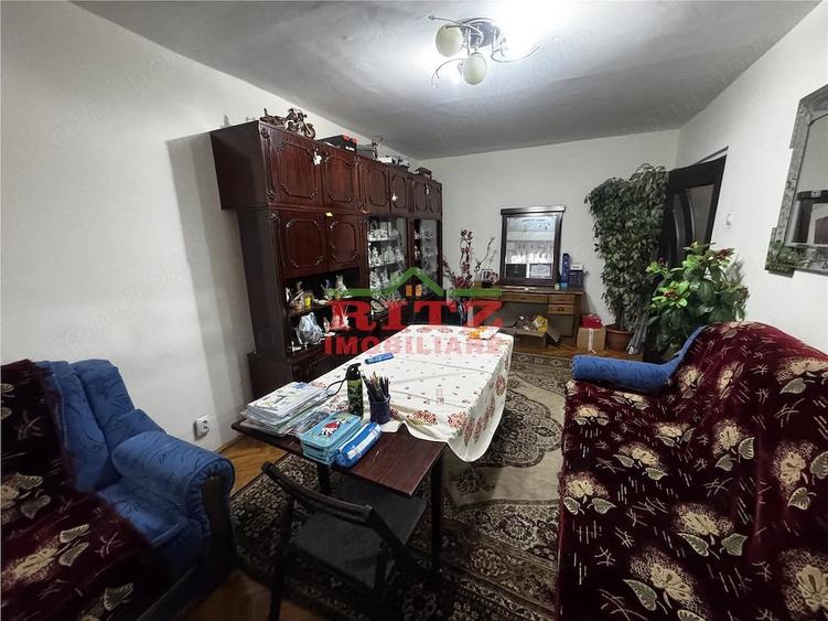 Apartament cu 3 camere decomandat în Bd. A.I.Cuza
