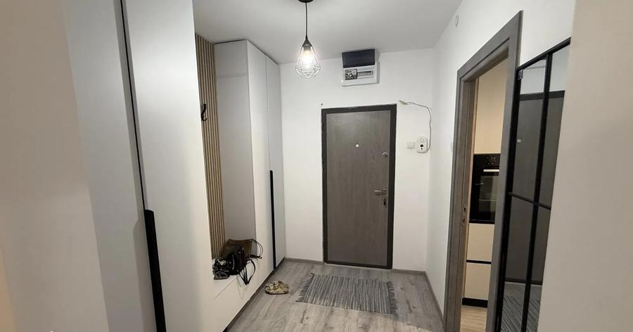 Apartament cu 3 camere decomandat, mobilat în Alexandru cel Bun