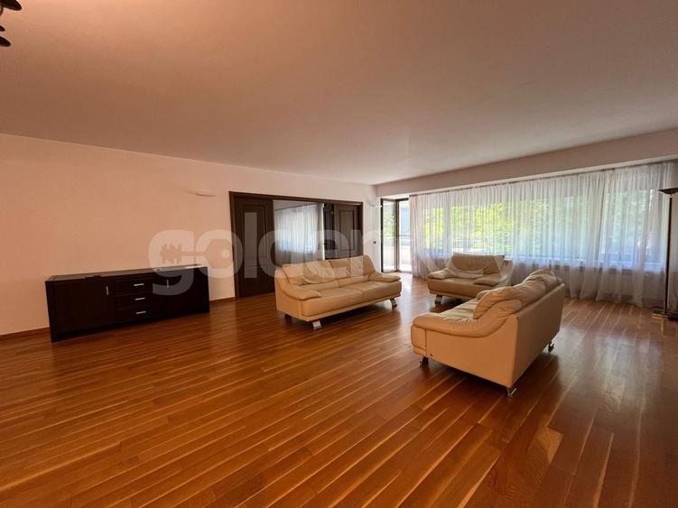 Apartament cu 4 camere decomandat, mobilat în Dorobanți