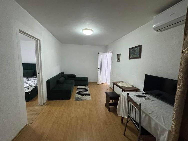 Apartament cu 3 camere semidecomandat, mobilat în Tomis Nord