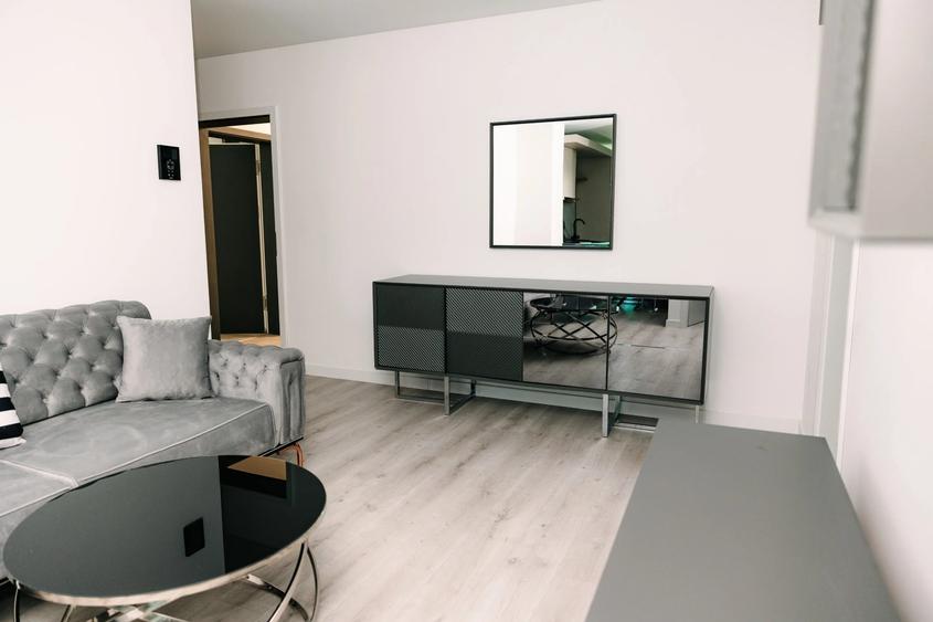 Apartament cu 2 camere semidecomandat, mobilat în Zorilor