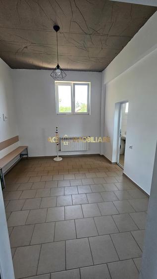 Casă individuală cu 7 camere cu Canalizare în Popești-Leordeni