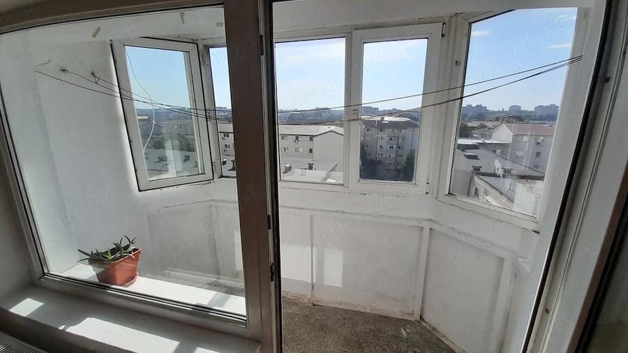Apartament cu 4 camere decomandat în Poarta 6