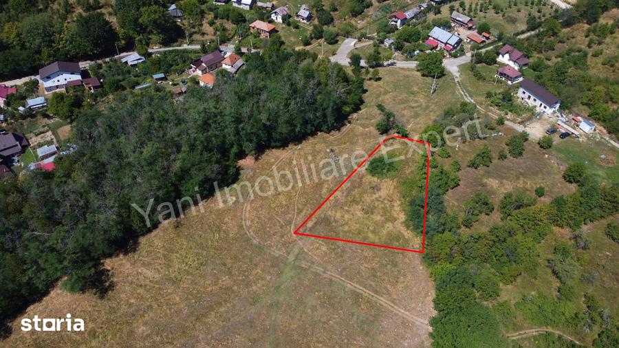 Teren de 1175 mp, în Central