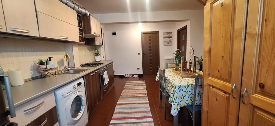 Apartament cu pod amenajat, complet mobilat, pe Strada Florilor - 9