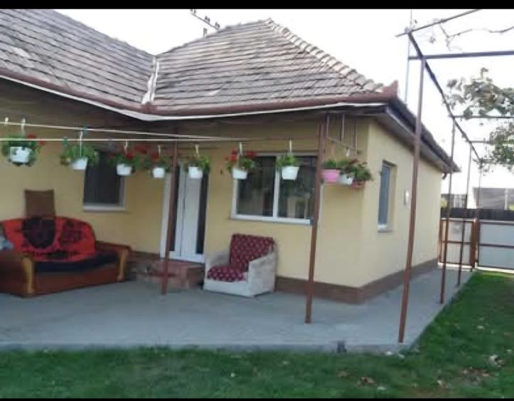 Casă cu 3 camere în Central