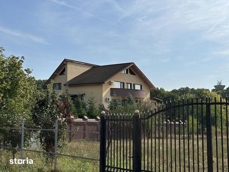 Casă cu 4 camere cu Teren 890 Mp în Brănești